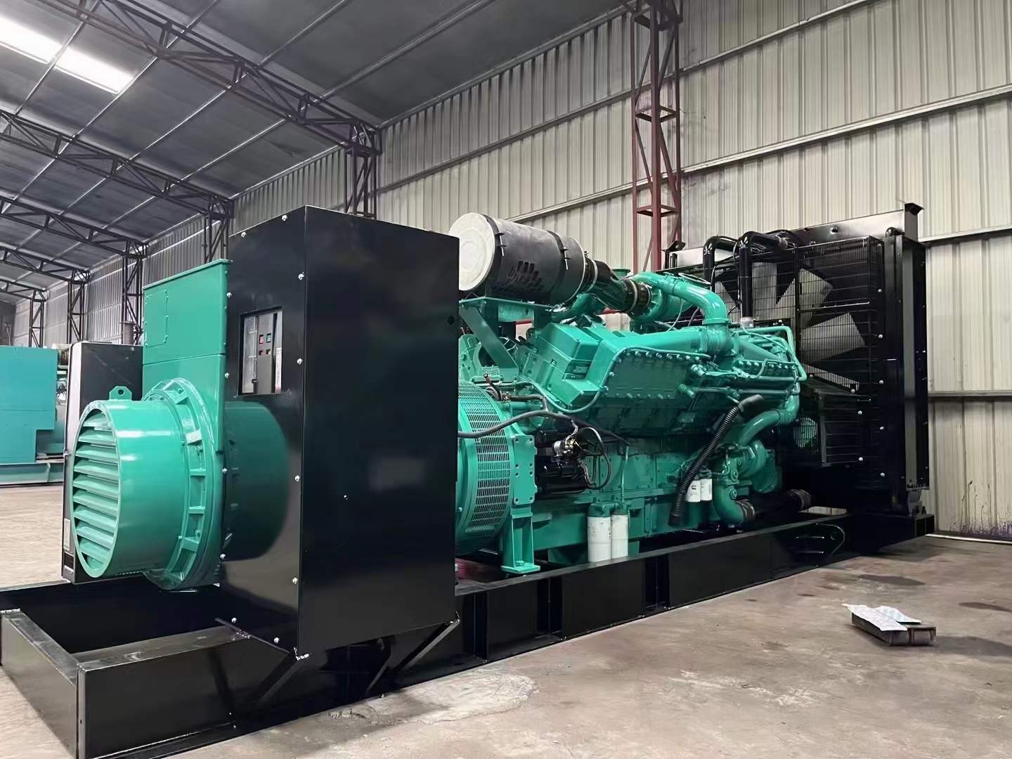 上思如何降低 800kW 柴油发电机输出电流的波动？