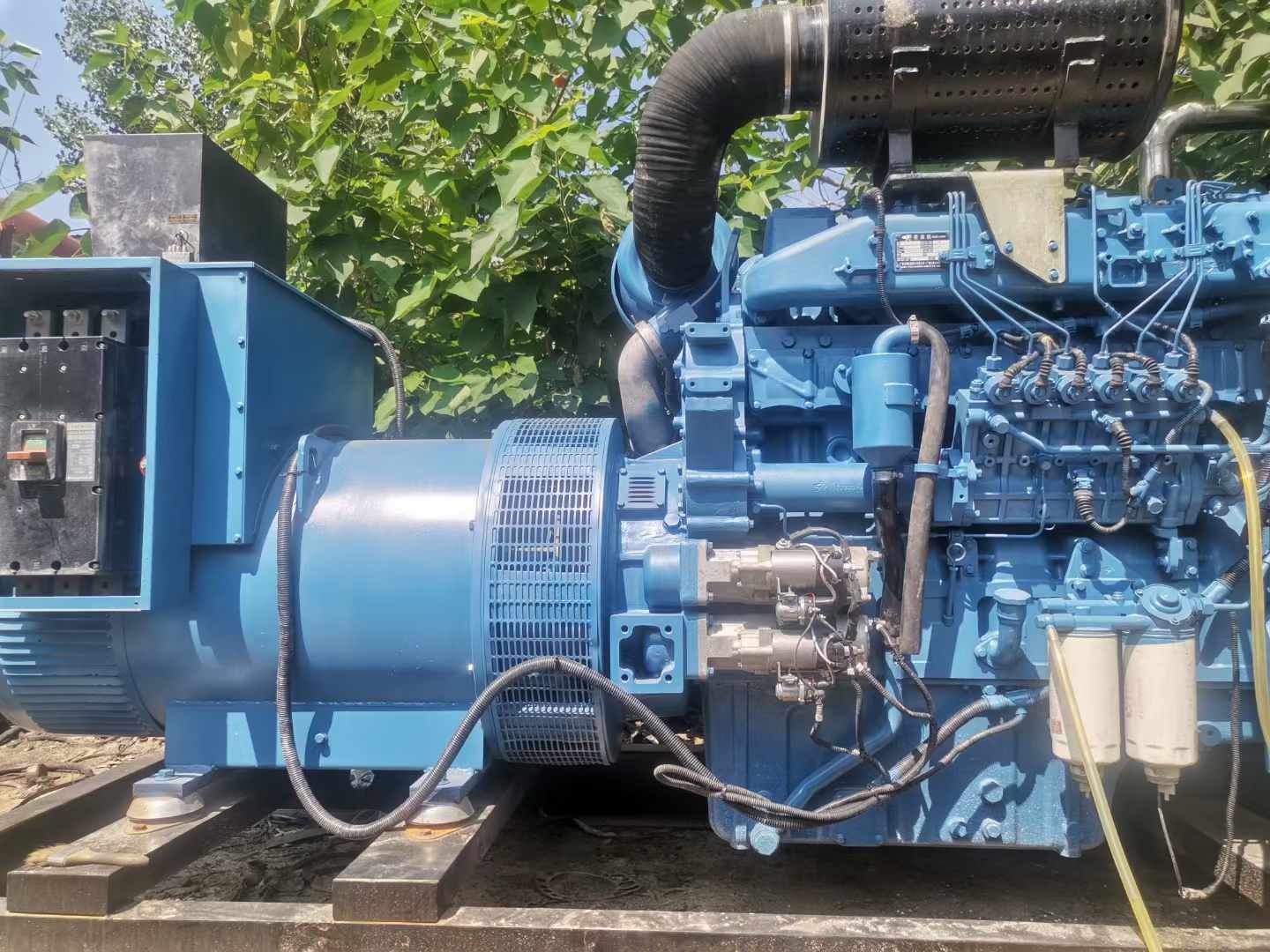 上思详细说明降低 800kW 柴油发电机输出电流波动的方法